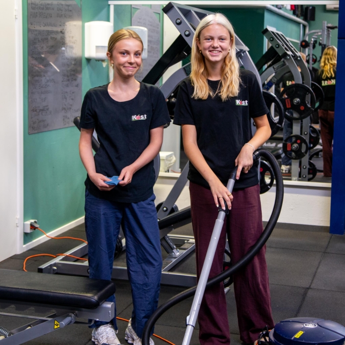 VI deles om opgaverne.